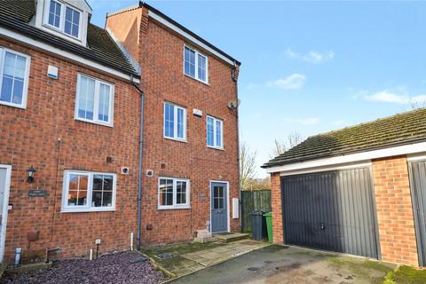 4 bedroom townhouse for sale, Waggon Road, Leeds, West Yorkshire