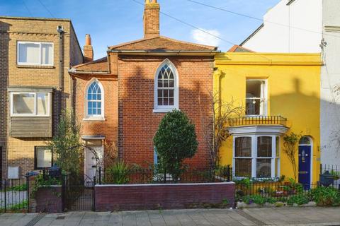 2 bedroom terraced house for sale, Castle Road, Southsea PO5