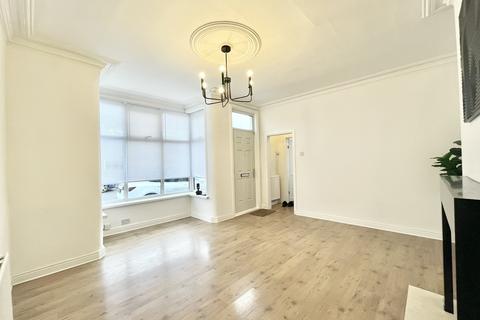 3 bedroom end of terrace house to rent, (3-Bed With a Study!) Cow Close Road, Leeds, LS12