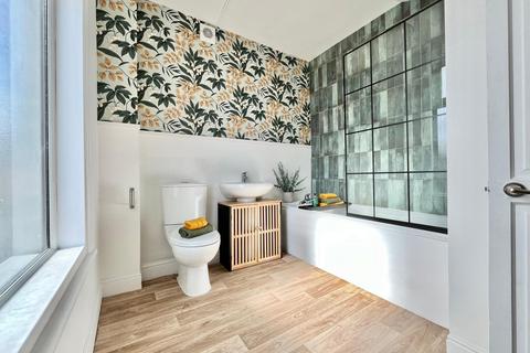 3 bedroom end of terrace house to rent, (3-Bed With a Study!) Cow Close Road, Leeds, LS12