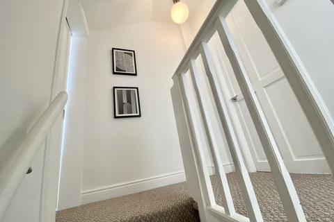3 bedroom end of terrace house to rent, (3-Bed With a Study!) Cow Close Road, Leeds, LS12