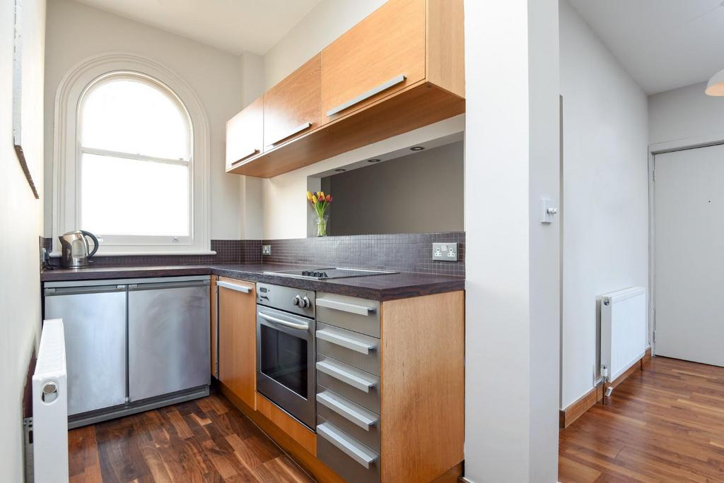 Kitchen 2.jpg