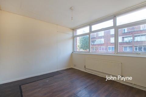 3 bedroom terraced house to rent, Nassau Path Plumstead SE28