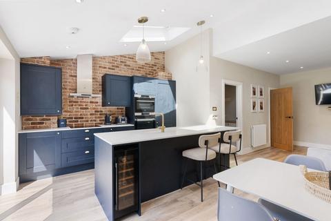 3 bedroom terraced house for sale, Stoughton Avenue, Cheam, SM3