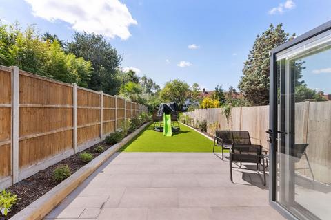 3 bedroom terraced house for sale, Stoughton Avenue, Cheam, SM3