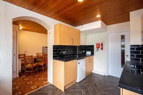 5 bedroom semi-detached house to rent, Eastfield Crescent, Badger Hill, York, YO10