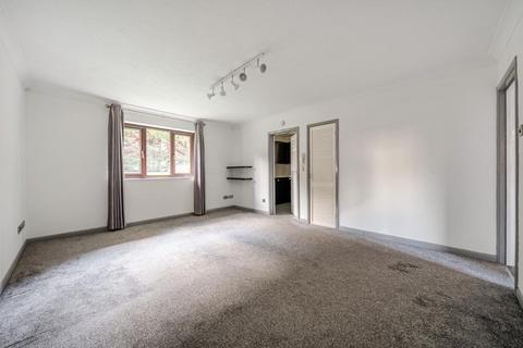 2 bedroom flat for sale, Sutherlands Way, South Millers Dale, Chandler's Ford