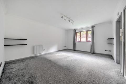 2 bedroom flat for sale, Sutherlands Way, South Millers Dale, Chandler's Ford