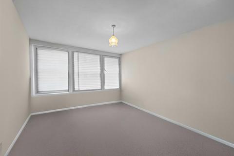 2 bedroom flat for sale, Maurice Court, Augustus Close, Brentford