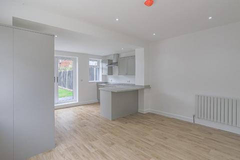 3 bedroom detached house for sale, Weeland Road, Knottingley, WF11