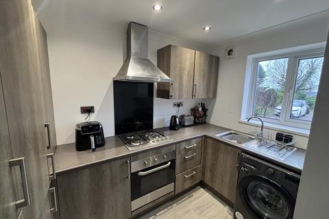 2 bedroom terraced house to rent, Cowper Close, Swansea, SA2