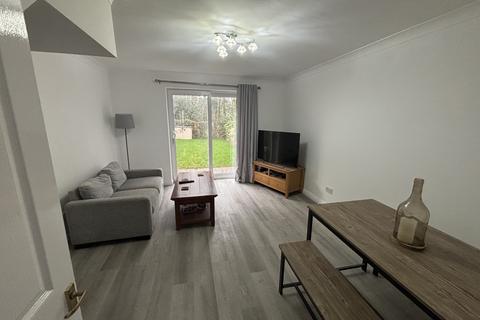 2 bedroom terraced house to rent, Cowper Close, Swansea, SA2