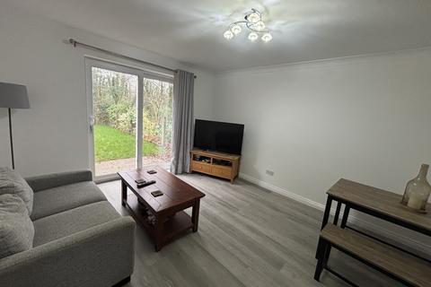 2 bedroom terraced house to rent, Cowper Close, Swansea, SA2