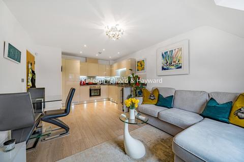 2 bedroom flat for sale, Chelmsford Road, London, N14