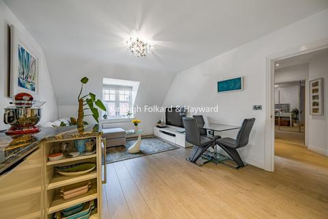 2 bedroom flat for sale, Chelmsford Road, London, N14