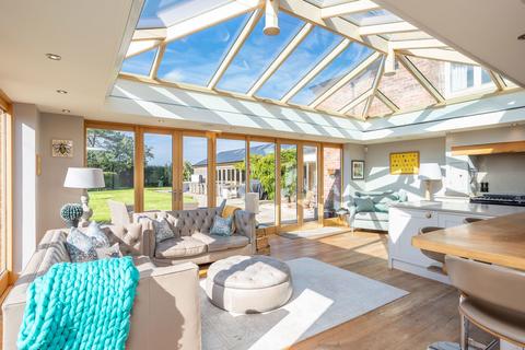 5 bedroom detached house for sale, Moss Lane, Preston PR4