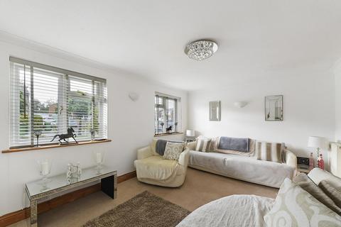 3 bedroom semi-detached house for sale, Challanger Close, Paddock Wood