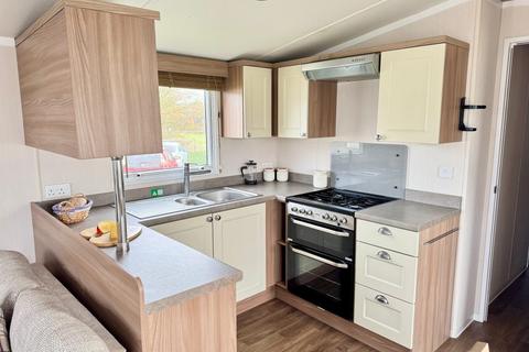 3 bedroom park home for sale, Carlton Meres Holiday Park