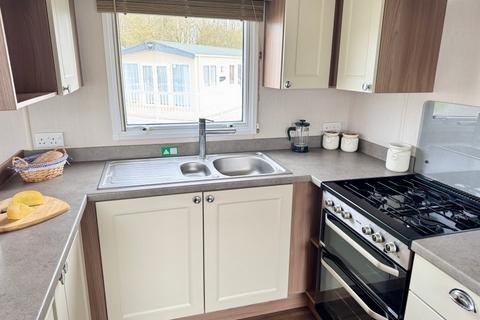 3 bedroom park home for sale, Carlton Meres Holiday Park
