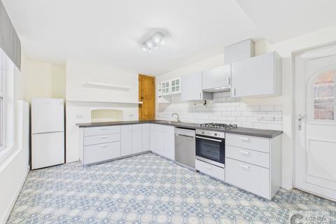 4 bedroom end of terrace house for sale, Southernhay, Newton Abbot