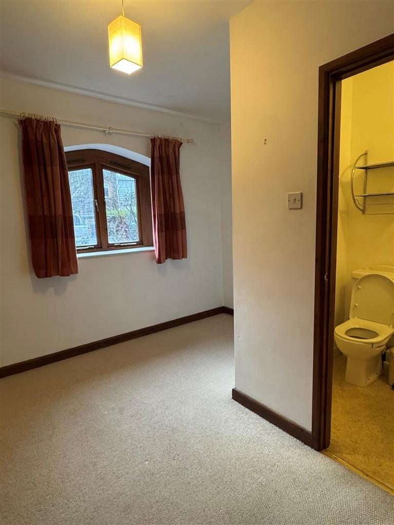 Bedroom 2.jpg