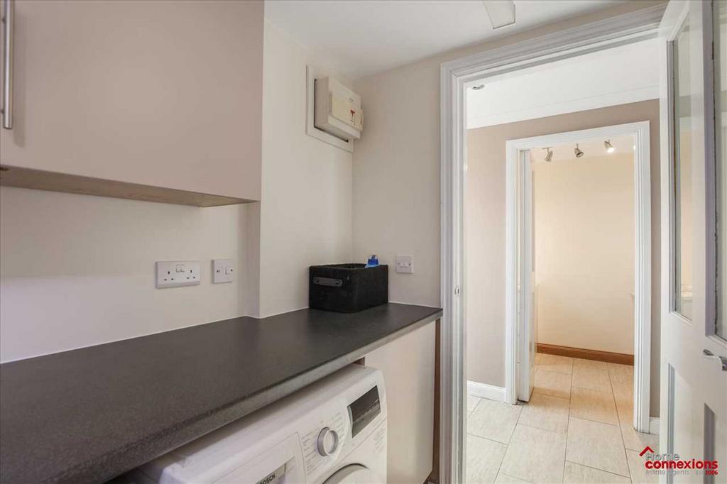 Utility Room (2)
