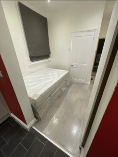 Studio to rent, Ealing W3