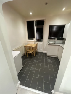 Studio to rent, Ealing W3