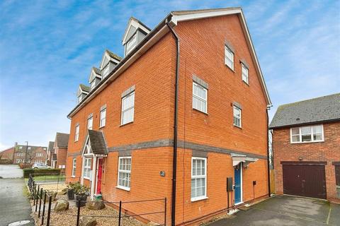4 bedroom end of terrace house for sale, Sandown Close, Stratford-upon-Avon