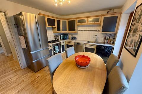 4 bedroom end of terrace house for sale, Sandown Close, Stratford-upon-Avon