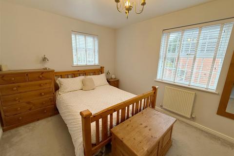 4 bedroom end of terrace house for sale, Sandown Close, Stratford-upon-Avon