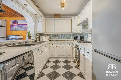 3 bedroom house to rent, Fullwell Avenue, Ilford, IG5