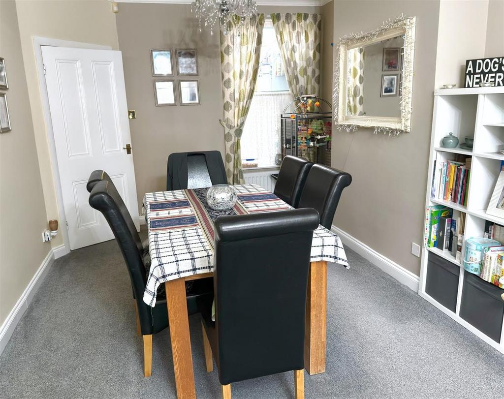 DINING AREA.jpg