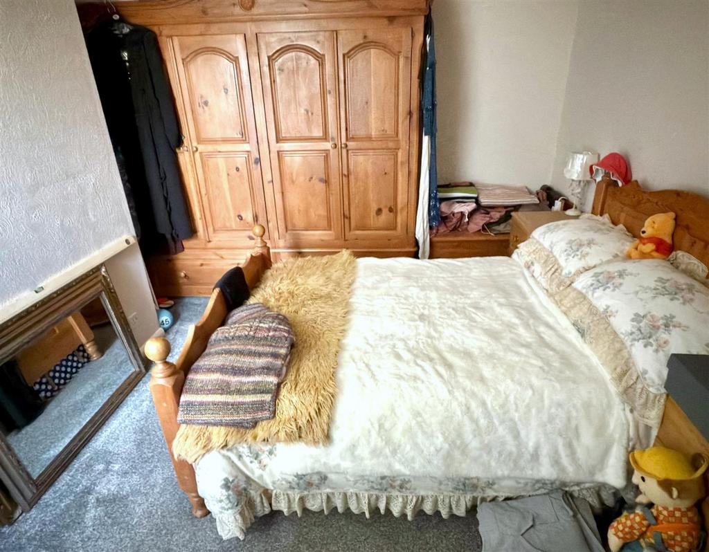 BED 2.jpg