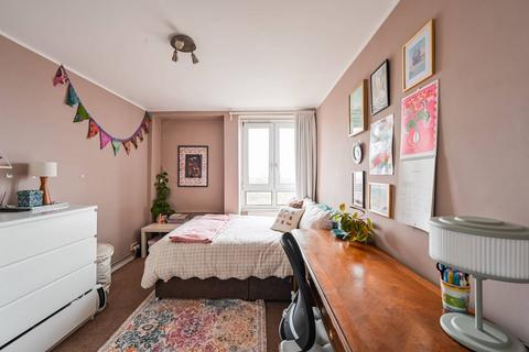 3 bedroom flat for sale, Old Ford Road, London E3