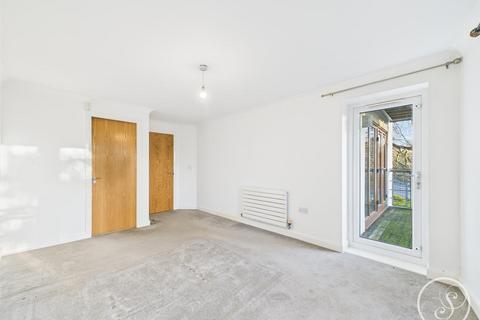 2 bedroom property to rent, Harrogate Road, Leeds