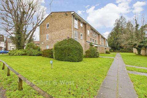 2 bedroom apartment for sale, Carlton Court, Horley RH6