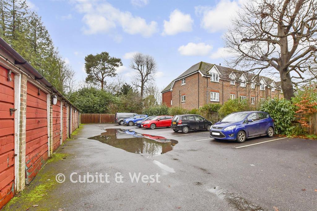 Driveway/Parking