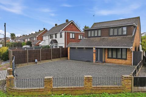 3 bedroom detached house to rent, Tye Common Road