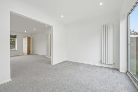 3 bedroom detached house to rent, Tye Common Road