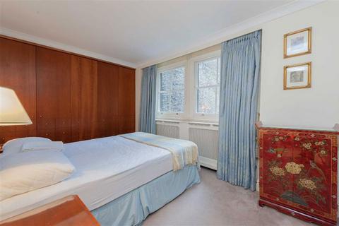 2 bedroom flat to rent, Queen's Gate, London SW7