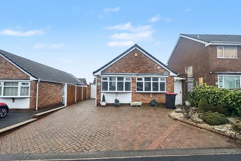 2 bedroom bungalow to rent, Mill Crescent, Kingsbury, Kingsbury, B78