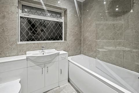 2 bedroom bungalow to rent, Mill Crescent, Kingsbury, Kingsbury, B78