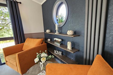 undefined, 103 Little Meadow  Woodside Park, Luton LU1
