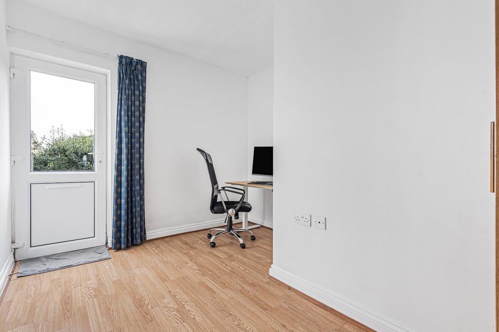 Bedroom/Office