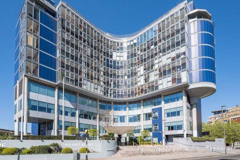 2 bedroom flat to rent, Lombard Road, Battersea, London, SW11