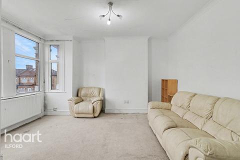2 bedroom flat for sale, Park Avenue, Barking