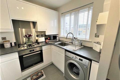 undefined, Tonypandy CF40
