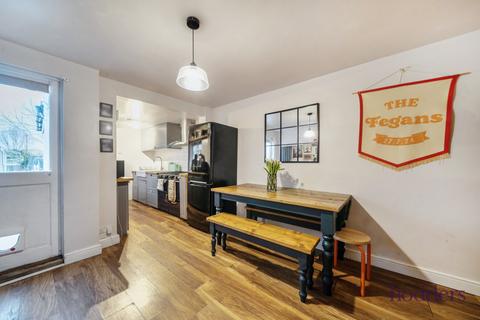 2 bedroom terraced house for sale, Grove Road, Chertsey, Surrey, KT16