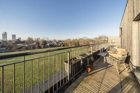 1 bedroom flat for sale, Fisher Close, London SE16